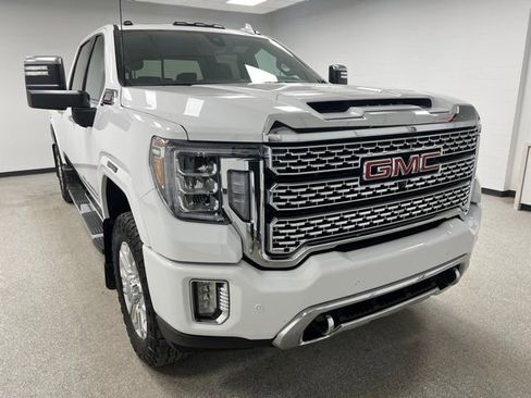 Used 2022 GMC Sierra 3500 Denali w/ Denali Ultimate Package AWD/4WD image 2