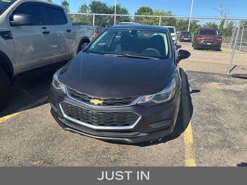 Used 2017 Chevrolet Cruze LT FWD image 22