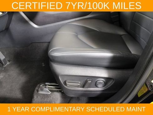Used 2023 Toyota Highlander XLE AWD/4WD image 18