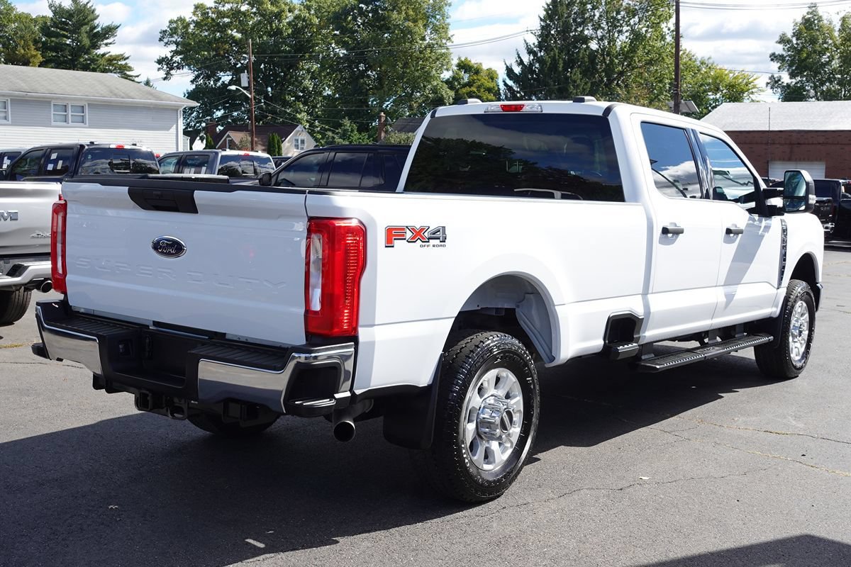 Used 2024 Ford F350 XLT w/ FX4 Off-Road Package AWD/4WD image 3