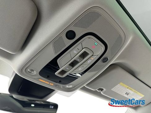 Used 2025 Audi Q8 Prestige image 35