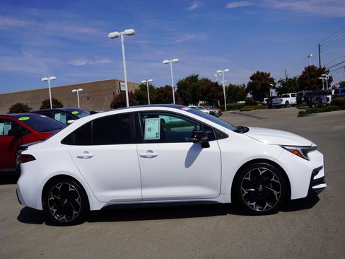 Used 2025 Toyota Corolla FX w/ Convenience Package FWD image 4