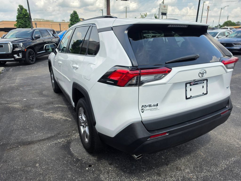 Used 2023 Toyota RAV4 XLE FWD image 32