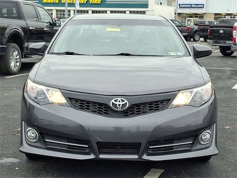 Used 2013 Toyota Camry SE image 2