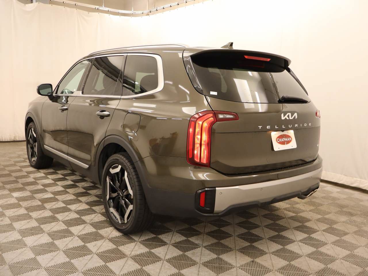 Used 2025 Kia Telluride S AWD/4WD image 3