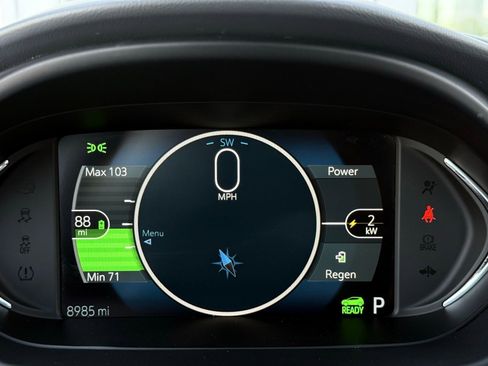 Used 2018 Chevrolet Bolt LT FWD image 31