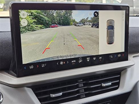 Used 2025 Ford Explorer Active w/ Active Comfort Package image 19