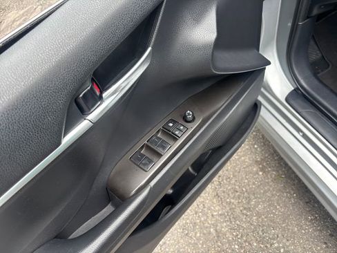 Used 2023 Toyota Camry SE FWD image 14