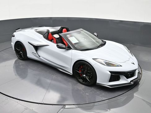 Used 2023 Chevrolet Corvette Z06 image 18
