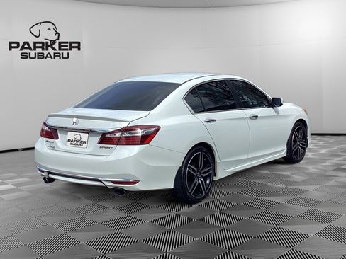 Used 2017 Honda Accord Sport image 5