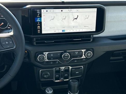 New 2026 Jeep Gladiator Sport image 15