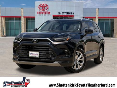 Used 2024 Toyota Grand Highlander FWD image 1