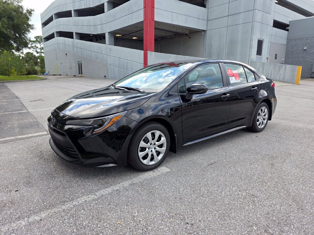 New 2027 Toyota Corolla LE FWD image 3