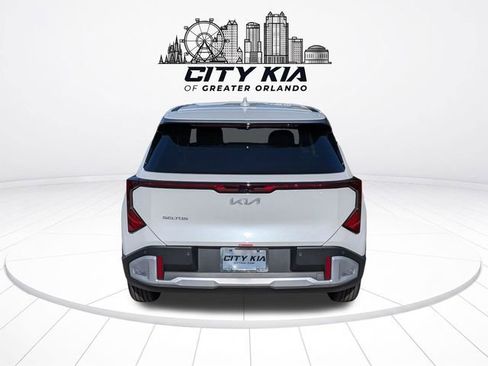 New 2027 Kia Seltos LX FWD image 5