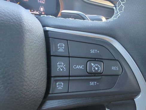 Used 2025 Jeep Grand Cherokee Altitude image 37