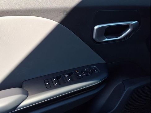 New 2026 Kia K4 LXS image 15