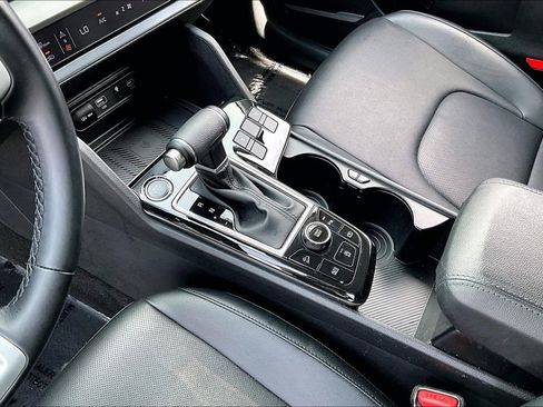 Used 2024 Kia Sportage EX FWD image 13
