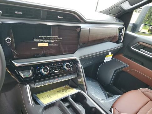 New 2026 GMC Sierra 3500 Denali Ultimate AWD/4WD image 28