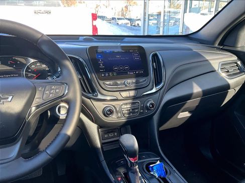 Used 2022 Chevrolet Equinox RS w/ RS Leather Package image 18