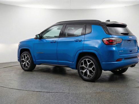 Used 2025 Jeep Compass Limited AWD/4WD image 6