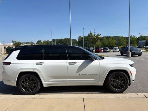 Used 2025 Jeep Grand Cherokee L Summit AWD/4WD image 7