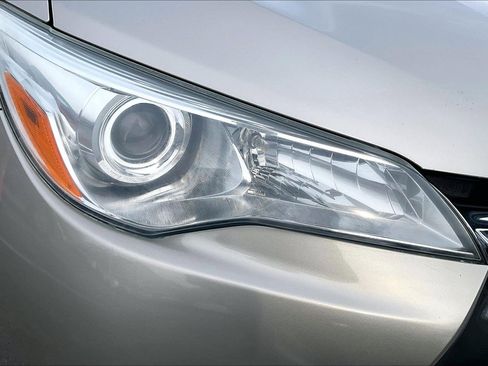 Used 2016 Toyota Camry LE image 26