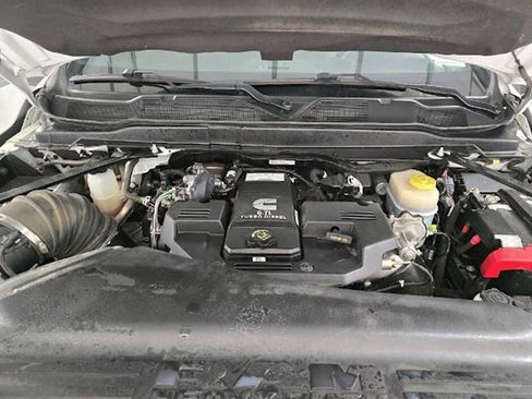 Used 2024 RAM 2500 Tradesman w/ Chrome Appearance Group AWD/4WD image 10