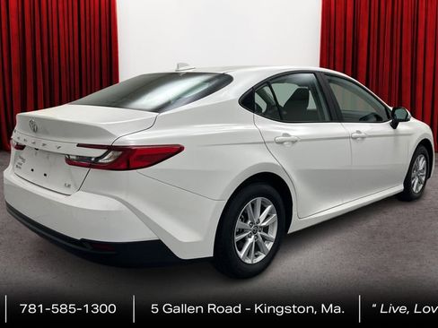 Used 2025 Toyota Camry LE w/ Convenience Package AWD/4WD image 5