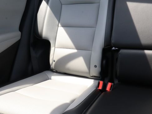 Used 2020 Chevrolet Equinox Premier AWD/4WD image 10