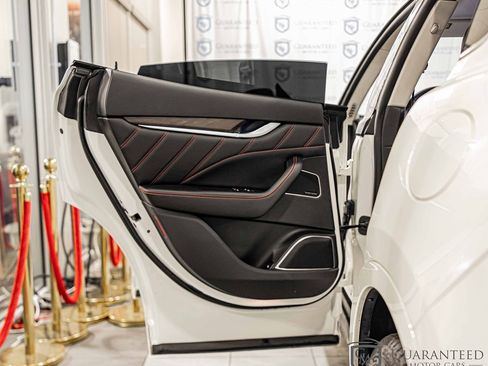 Used 2021 Maserati Levante S GranLusso image 37