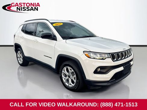 Used 2025 Jeep Compass Latitude AWD/4WD image 1