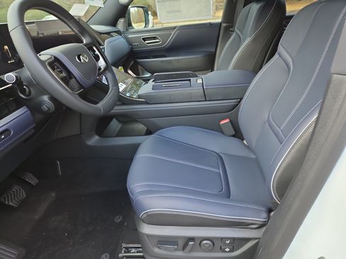 Used 2026 INFINITI QX80 4WD image 5
