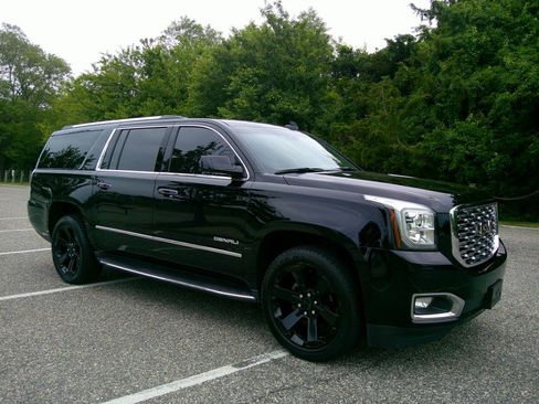 Used 2019 GMC Yukon XL Denali AWD/4WD image 11