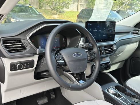 Used 2025 Ford Escape Active w/ Tech Pack #1 FWD image 6