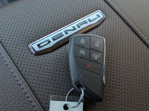 New 2025 GMC Sierra 2500 Denali w/ Denali Reserve Package AWD/4WD image 31