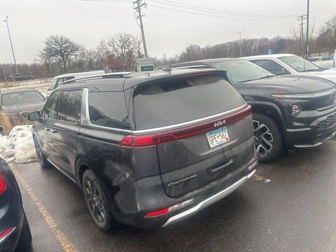 Used 2022 Kia Carnival SX Prestige image 19