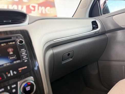 Used 2015 Chevrolet Traverse LTZ image 36