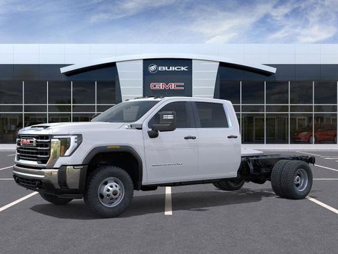 New 2025 GMC Sierra 3500 Pro image 2