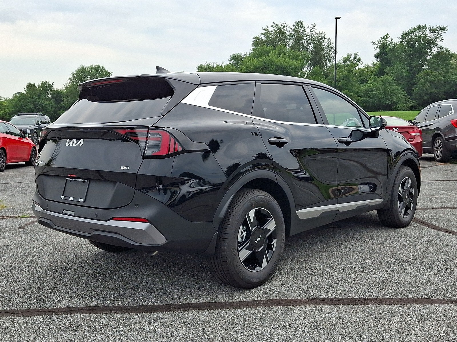 New 2026 Kia Sportage LX w/ LX Convenience Package AWD/4WD image 3