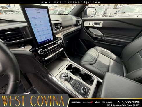 Used 2024 Ford Explorer Platinum w/ Technology Package AWD/4WD image 16