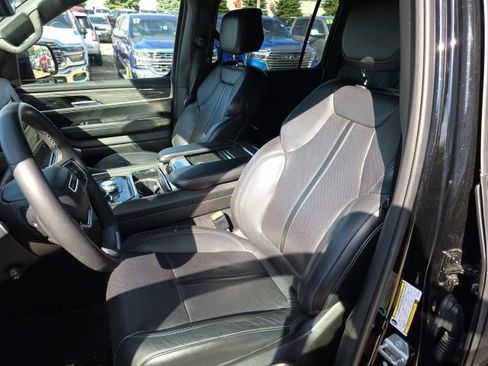 Used 2022 Jeep Wagoneer Series II AWD/4WD image 11
