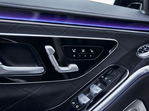 Used 2024 Mercedes-Benz S 580 4MATIC Sedan w/ AMG Line image 37