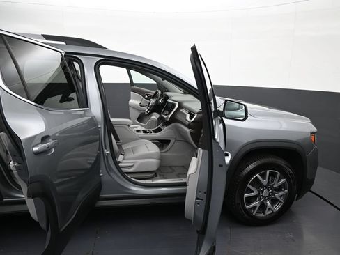 Used 2023 GMC Acadia SLT AWD/4WD image 9