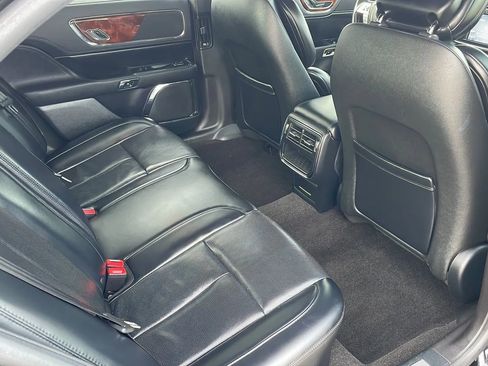 Used 2020 Lincoln Continental Sedan 4D w/ Equipment Group 500A image 23