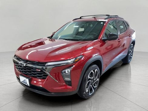 Used 2024 Chevrolet Trax RS FWD image 3