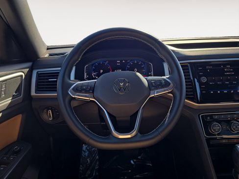 Certified 2021 Volkswagen Atlas Cross Sport SEL Premium image 13