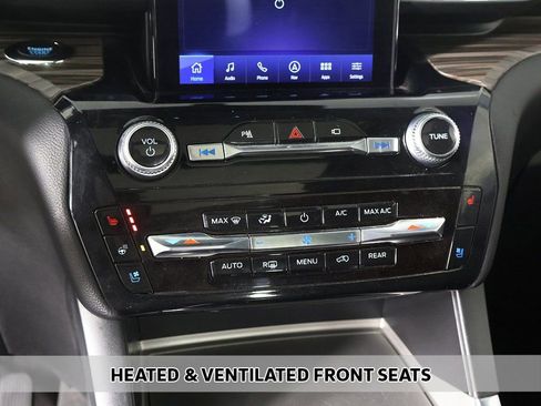 Used 2022 Ford Explorer Limited w/ Limited Technology Package AWD/4WD image 9