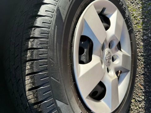 Used 2013 Nissan Rogue SV image 24