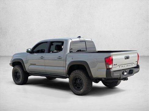 Used 2019 Toyota Tacoma TRD Off-Road w/ Technology Package AWD/4WD image 7