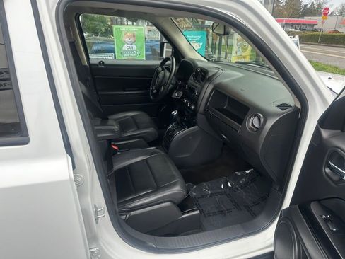 Used 2015 Jeep Patriot High Altitude AWD/4WD image 14